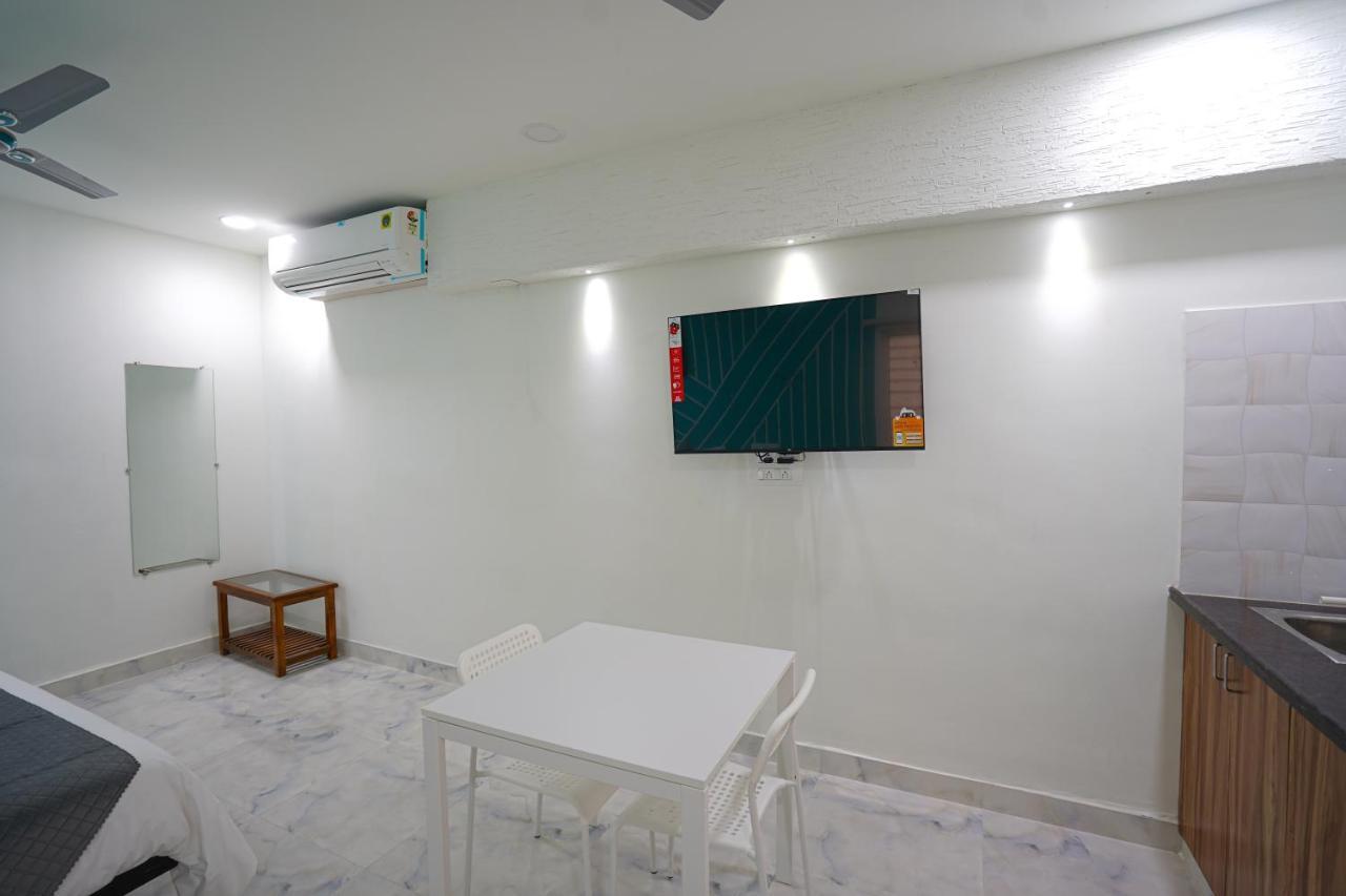 Mahasri Studio Apartments- Brand New Fully Furnished Air Conditioned Studio Apartments ตีรูปาติ ภายนอก รูปภาพ