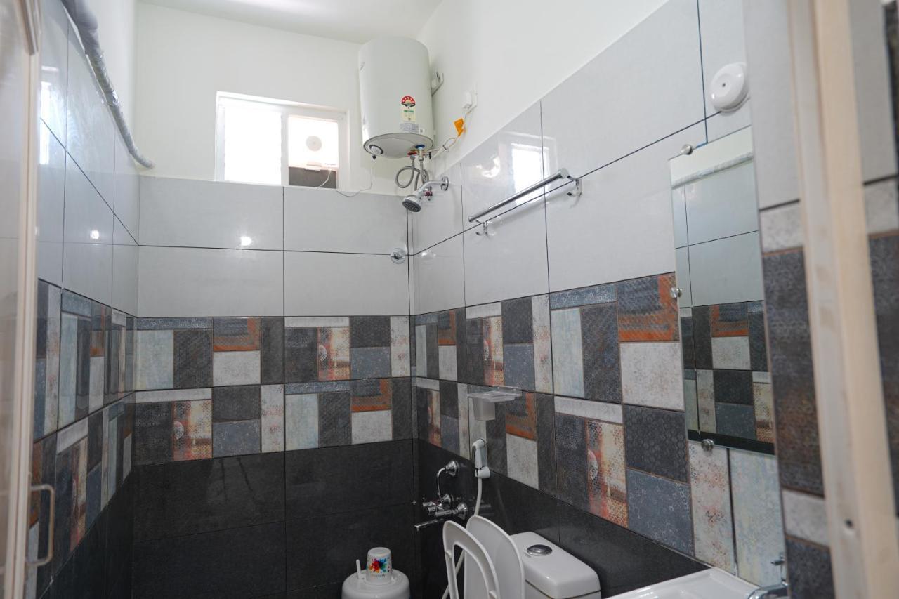Mahasri Studio Apartments- Brand New Fully Furnished Air Conditioned Studio Apartments ตีรูปาติ ภายนอก รูปภาพ